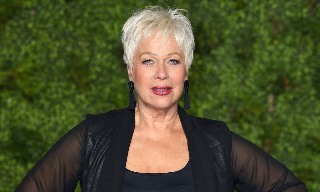 Denise Welch at an outdoor red carpet