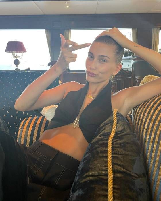 Hailey Bieber Declares It a Bare-Midriff Summer with Crop Top Fit