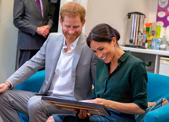 Find Out What Drawing Made Meghan Markle Roar With Laughter On Sussex Visit Hello 