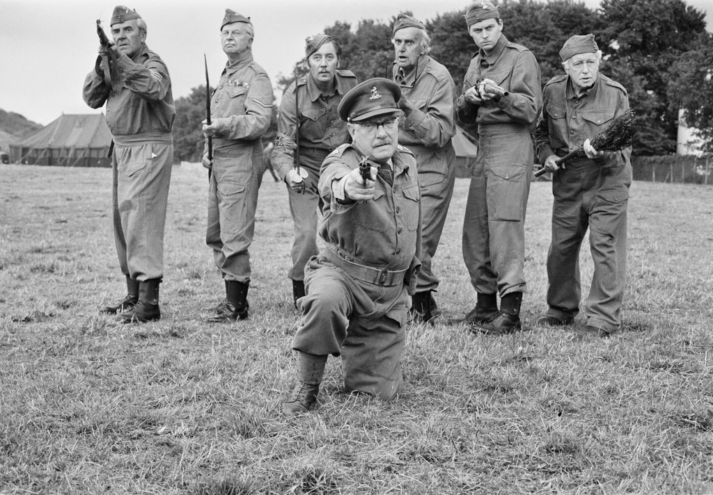 La légende de l'armée de papa, Arthur Lowe, avait une épouse célèbre 1 Photo moulée en noir et blanc de l'armée de papa