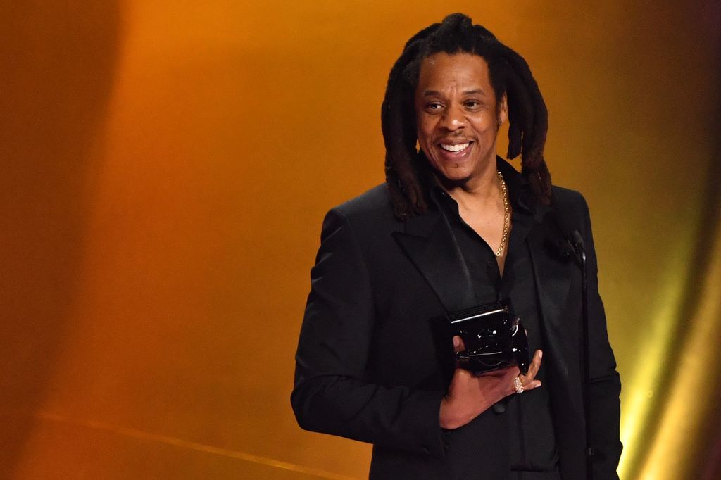Jay-Z tampil "Retak dalam cinta" Dan "Mabuk cinta" dengan Beyonce 