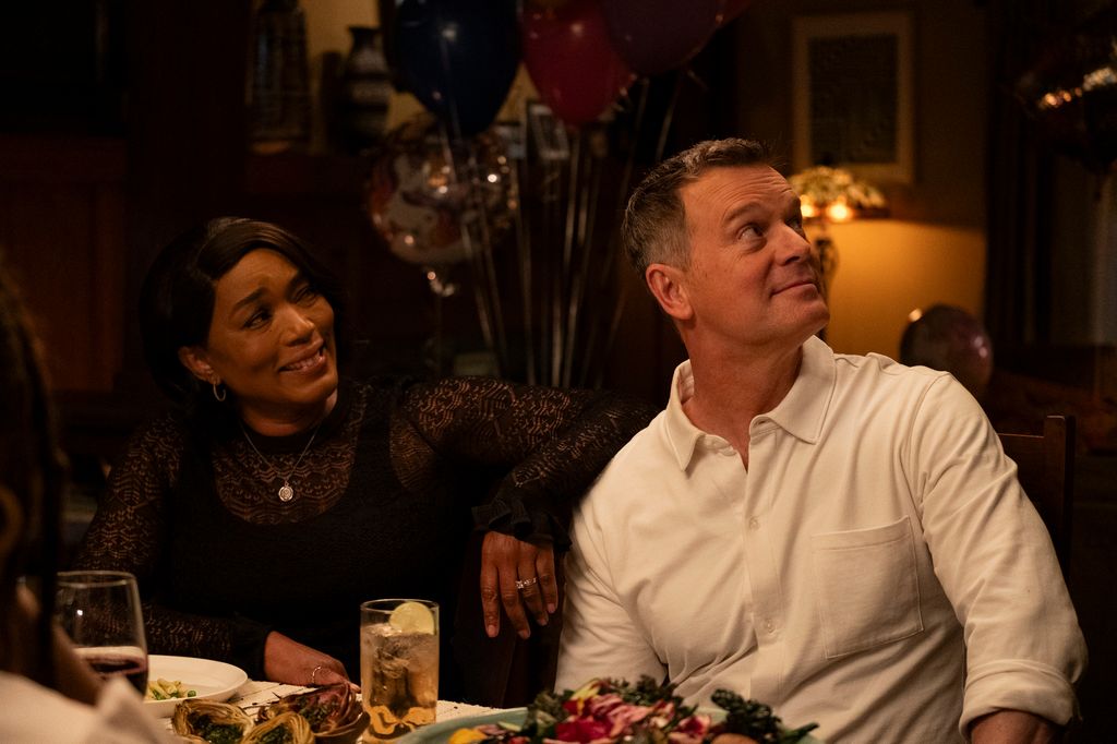 Angela Bassett and Peter Krause on 9-1-1