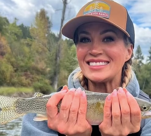 Carrie showcased her glam makeup look on the Montana fishing trip with her husband, Mike Fisher