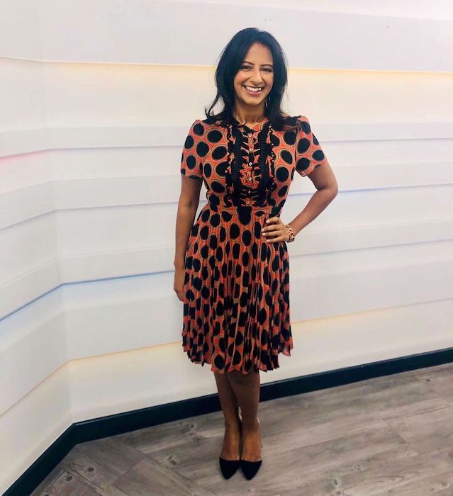 Gmbs Ranvir Singh Wows With Tiny Waist In Bold Flirty Dress Hello