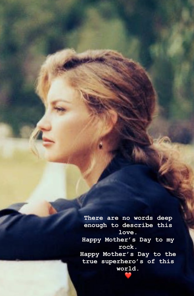 Old photo of Faith Hill with the message from her daughter