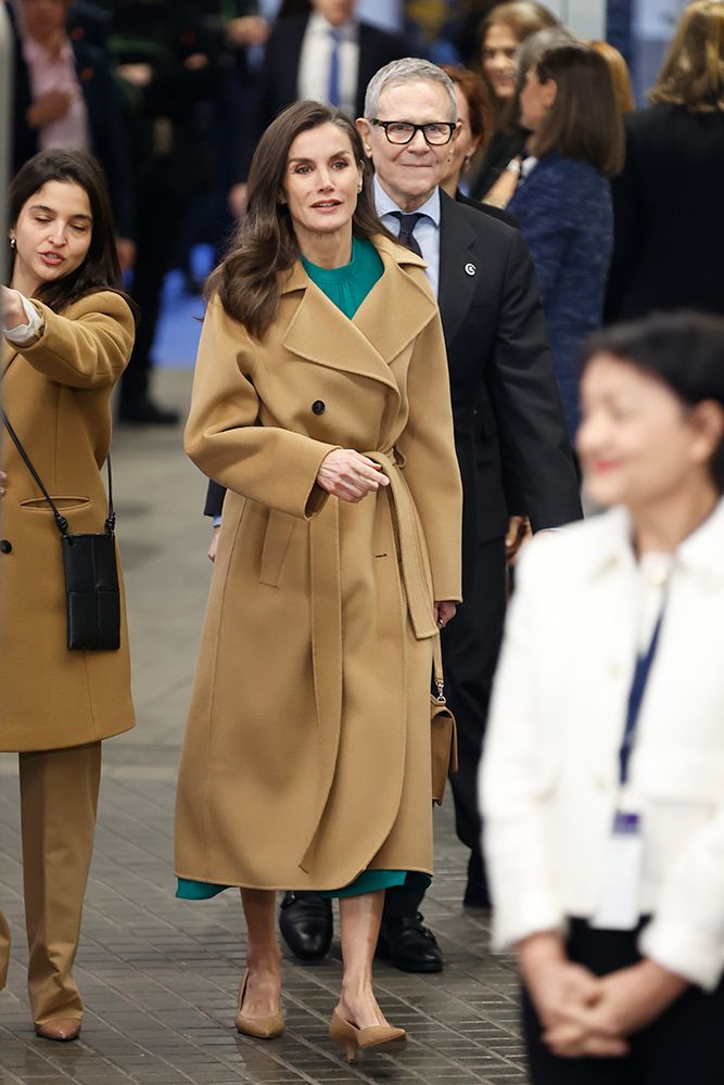 Queen Letizia channels Old Hollywood in timeless turquoise dress