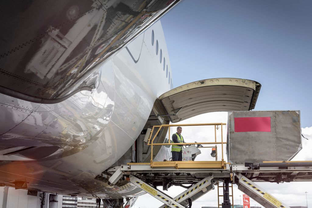 Freight loader on A380 aircraft