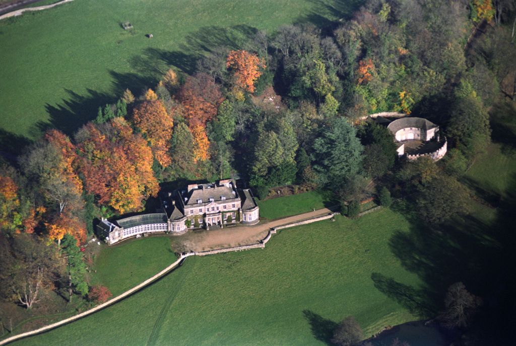 aerial shot of GATCOMBE PARK THE COUNTRY HOME OF PRINCESS ANNE THE PRINCESS ROYAL NEAR MINCHINHAMPTON GLOUCESTERSHIRE UK. Image shot 1999