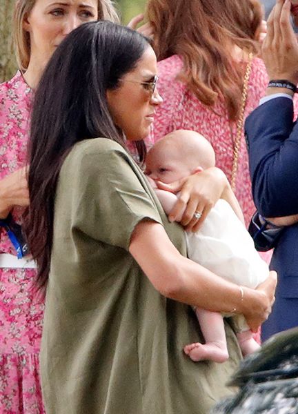 meghan markle holds archie