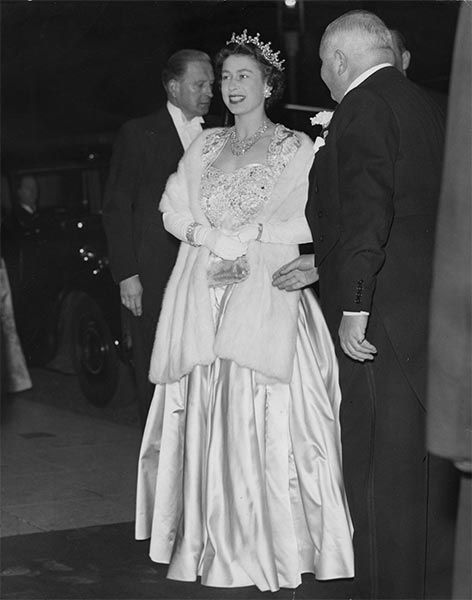 queen royal variety 1952