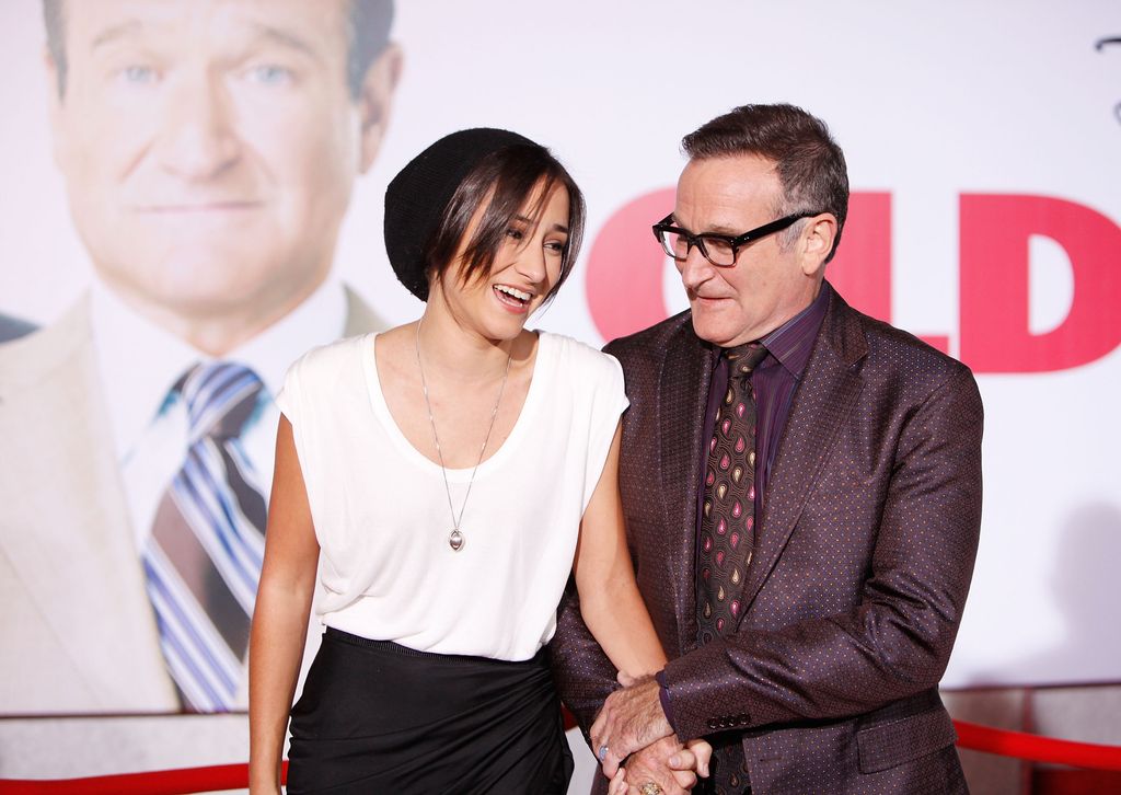 Zelda Williams (L) and Robin Williams arrive to the Los Angeles premiere of "Old Dogs" held at the El Capitan Theatre on November 9, 2009