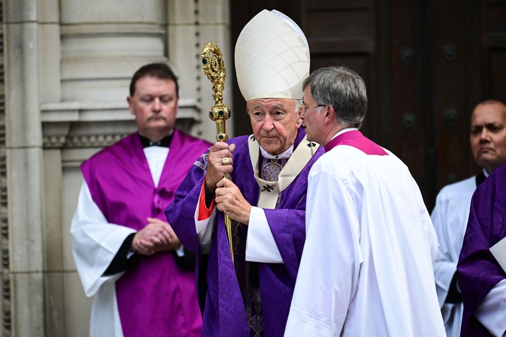 Cardinal Vincent Nichols outfit of Westminster Abbey