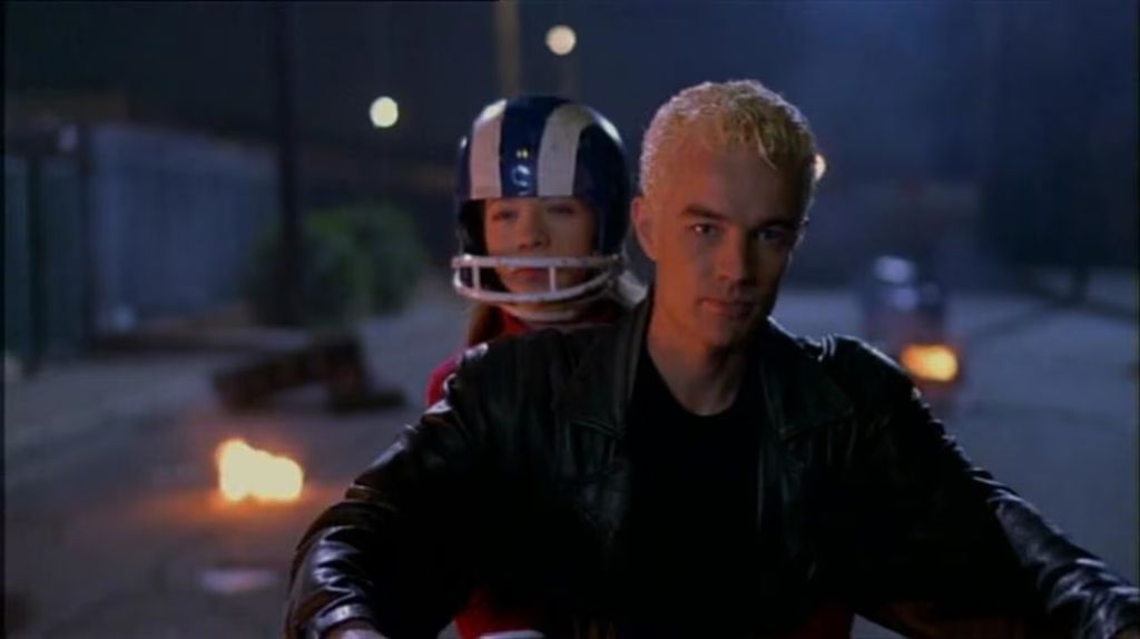 Spike and Dawn Summer in a still from Buffy The Vampire Slayer