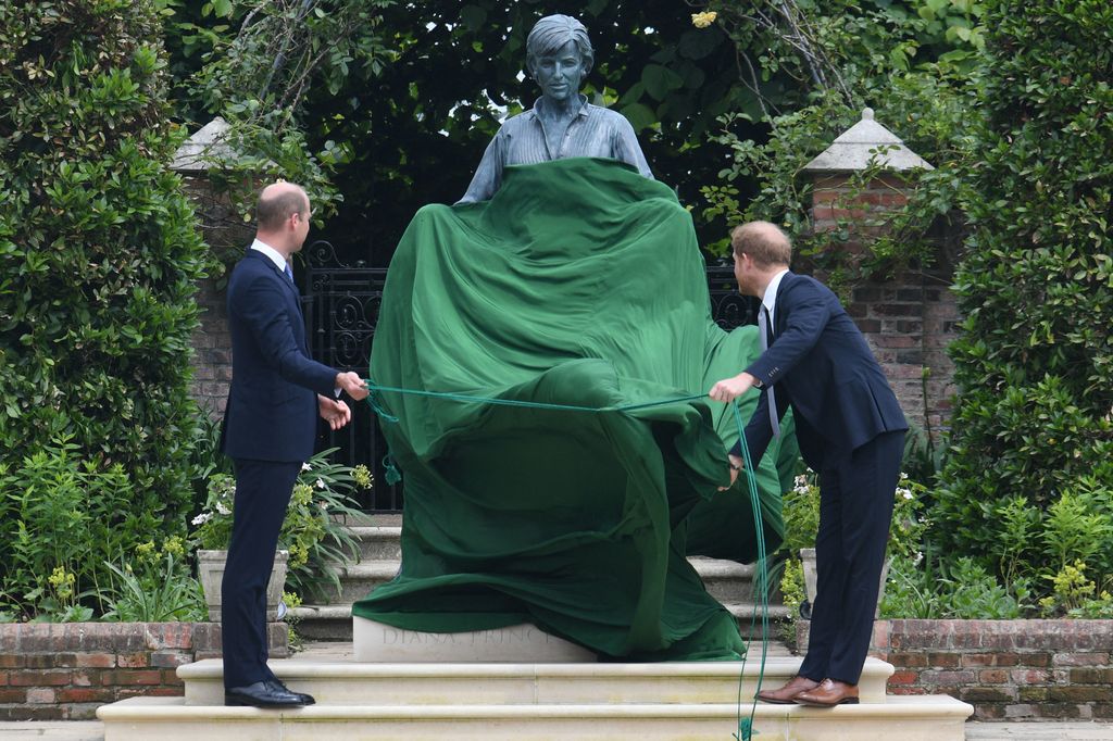 Brothers Prince Harry and William unveiled a new statue in garden