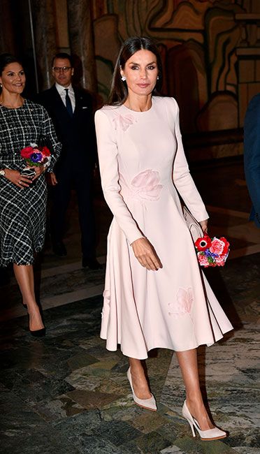 queen letizia pink dress