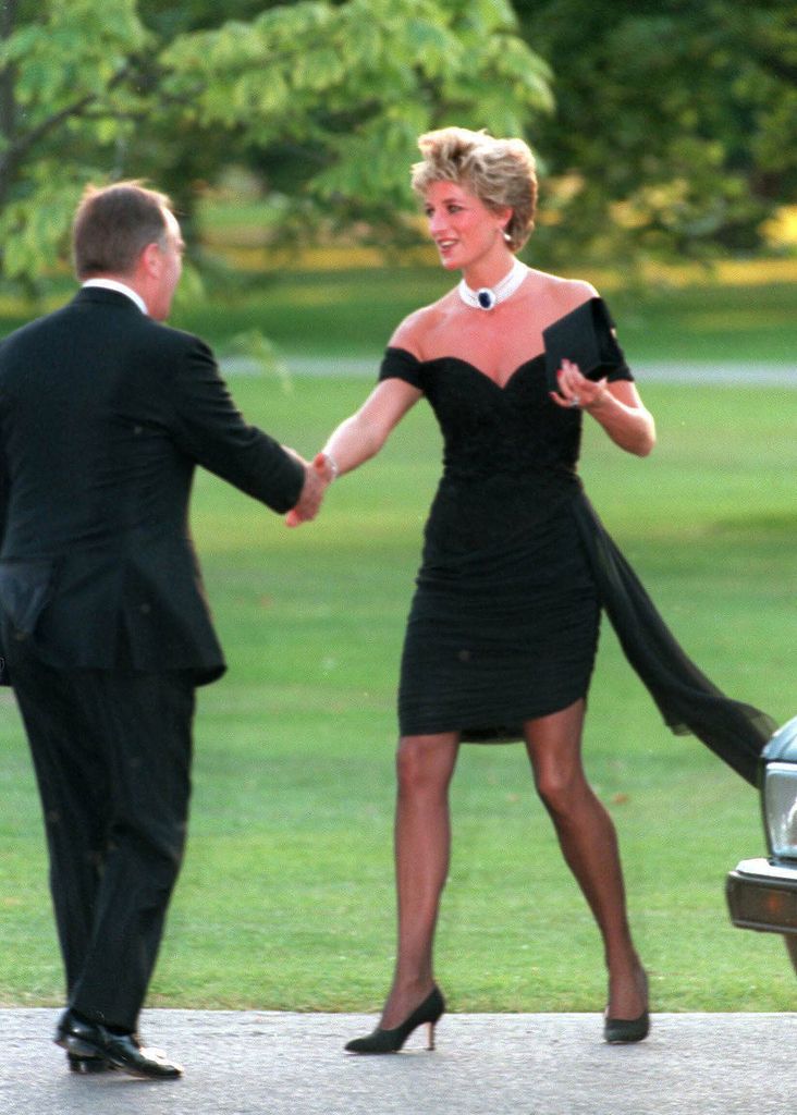 Princess Diana's life and legacy honoured in new London photo ...