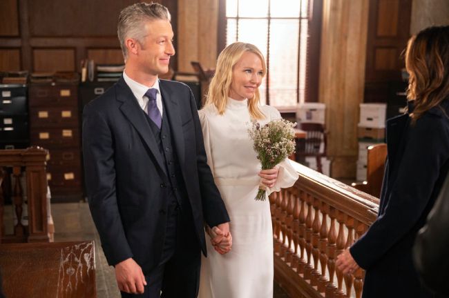  And A Trauma In A Pear Tree Episode 24009    Pictured: (l r) Peter Scanavino as A.D.A Sonny Carisi, Kelli Giddish as Detective Amanda Rollins 