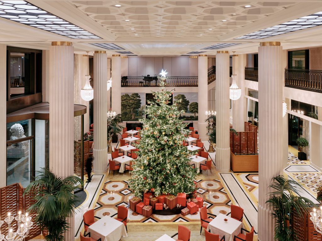 christmas at the peninsula