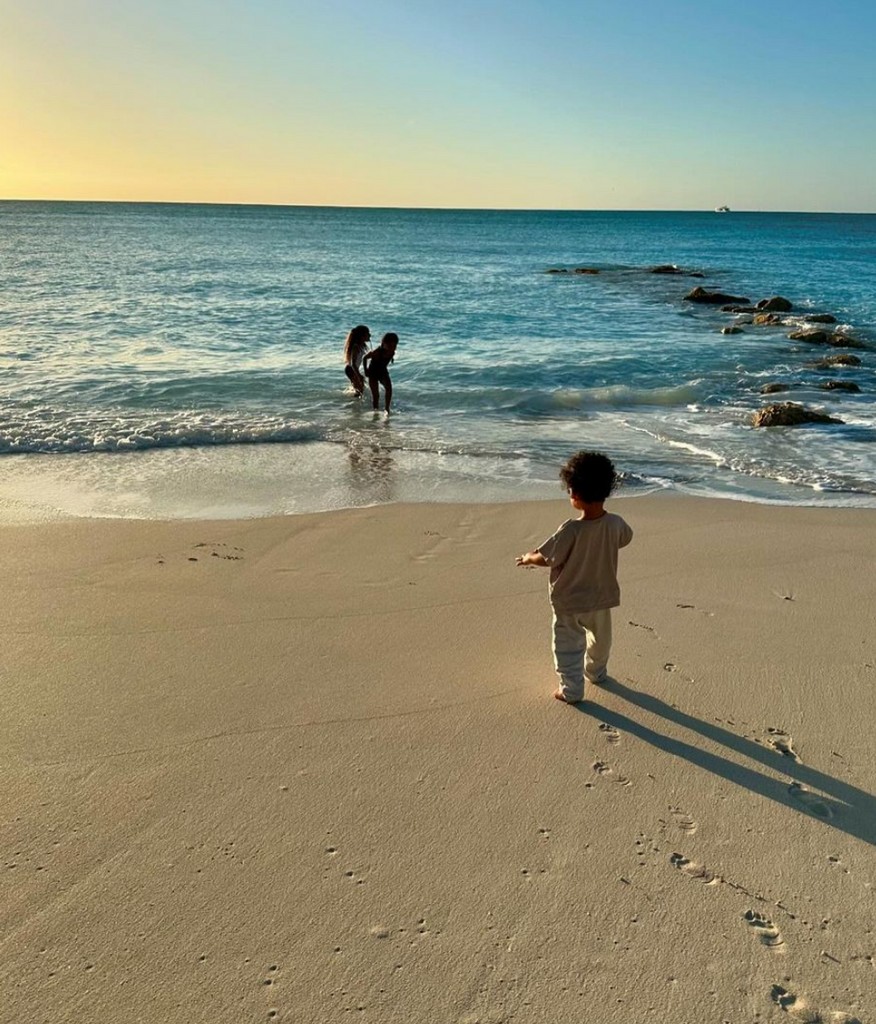 Photo shared by Khloe Kardashian on Instagram April 2024 of her kids/nieces at the beach during a family vacation to Turks & Caicos