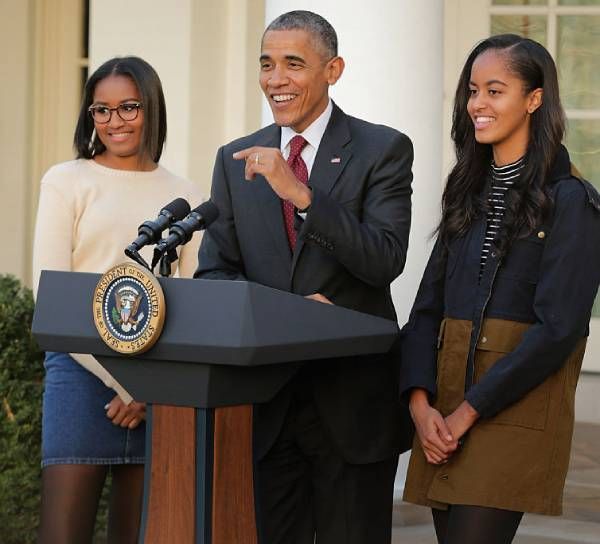 Michelle Obamas Daughters Alternative Living Arrangement Revealed Meet Her Famous Roommate 4576