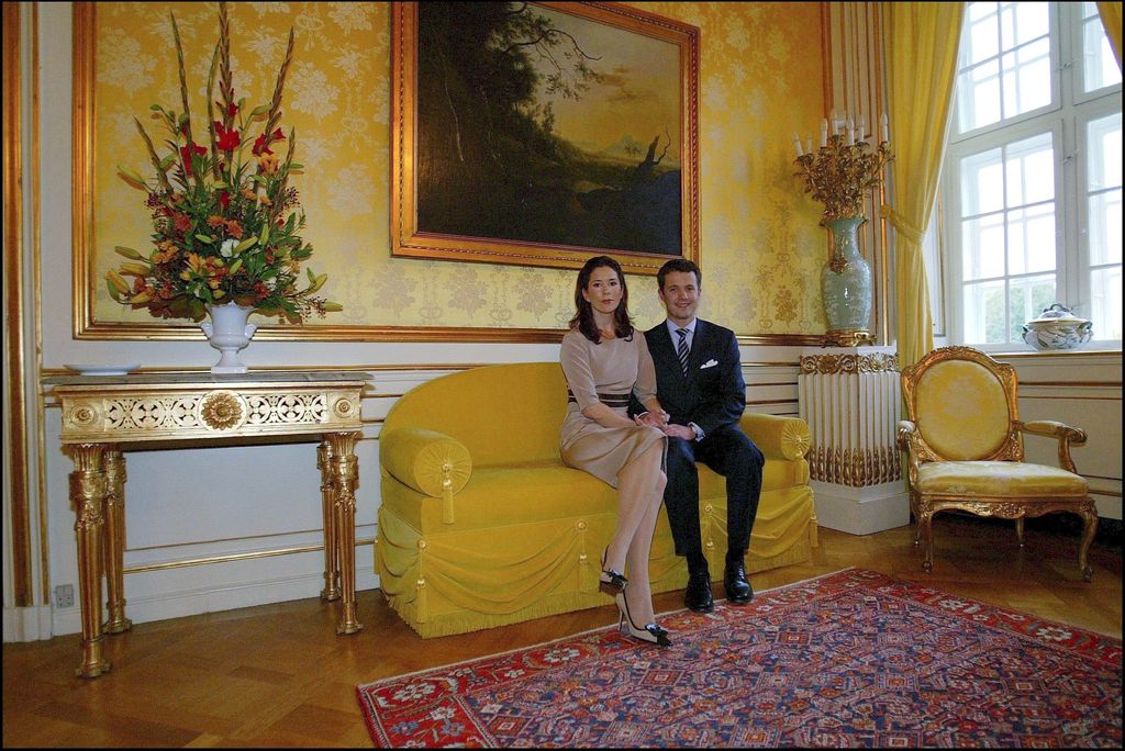  Denmark'S Crown Prince And His Fiancee Mary Elizabeth Donaldson in The Fredensborg Castle in Fredensborg, Denmark on October 08, 2003 