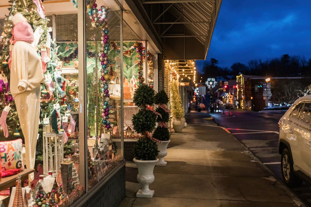 Shops decorated in Lewisburg