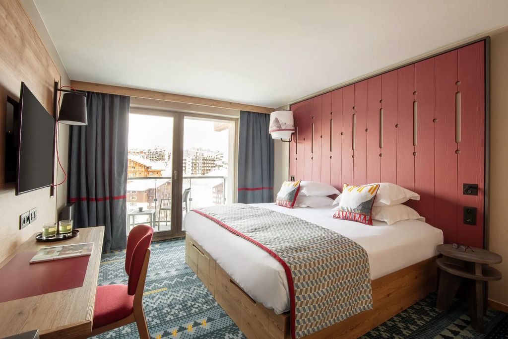 Club Med Tignes accommodation is in single and family rooms with modern and attractive decor