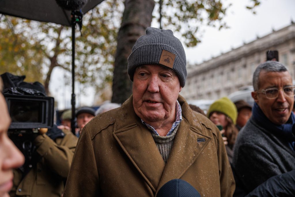 Jeremy Clarkson assiste à une manifestation d'agriculteurs