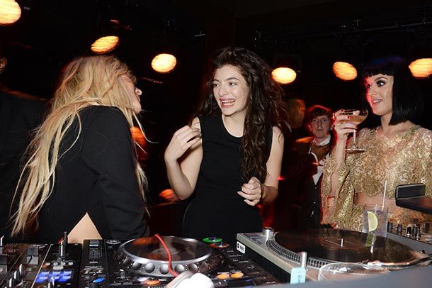 Lorde DJs with Ellie Goulding and Katy Perry