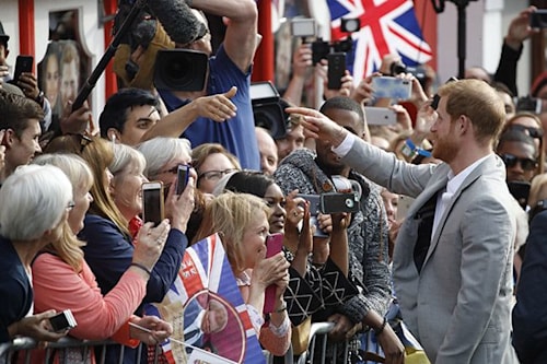 Prince Harry and Prince William surprise royal fans with walkabout | HELLO!