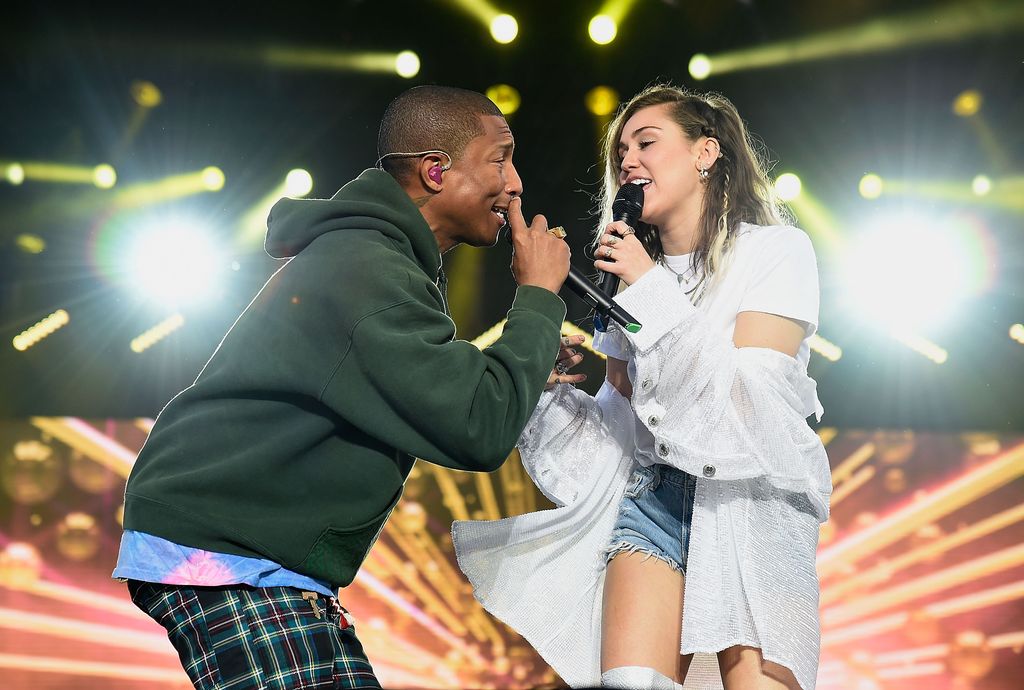 miley cyrus pharrell williams performing together