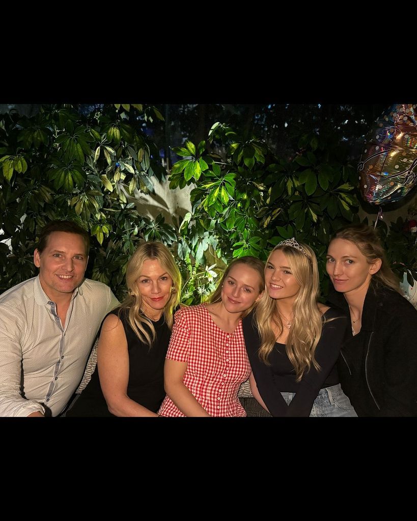 Peter Facinelli, Jennie Garth, Lola Facinelli, Fiona Facinelli and Luca Facinelli