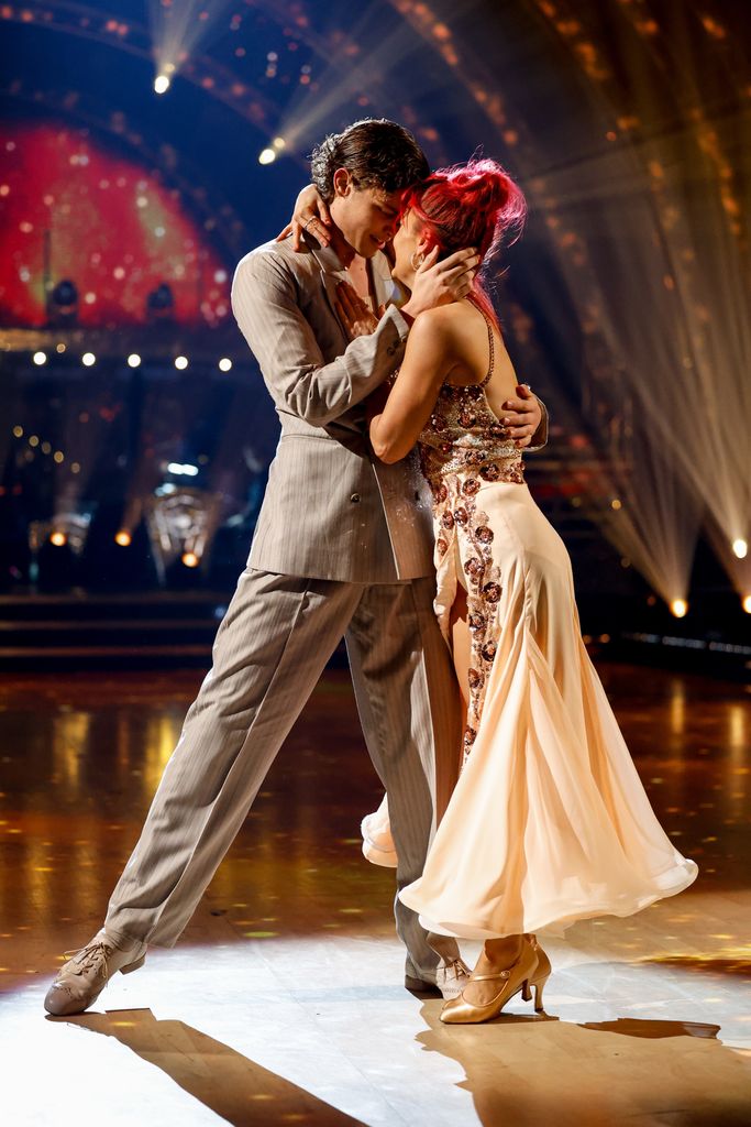 Bobby Brazier and Dianne Buswell dancing a Viennese Waltz