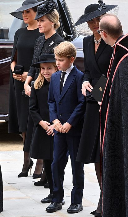 royal kids arrive