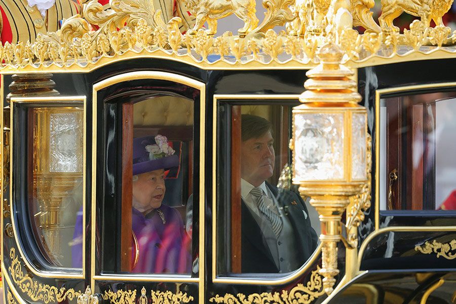 the queen and king willem alexander