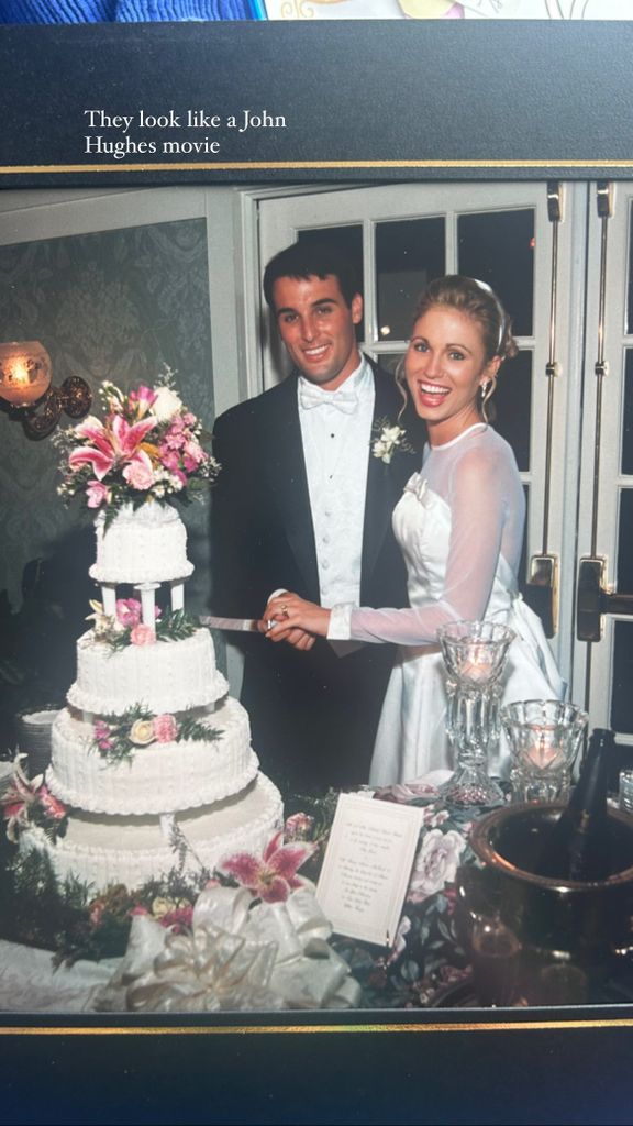Amy Robach looked stunning in a wedding dress in a photo shared by her daughter Ava