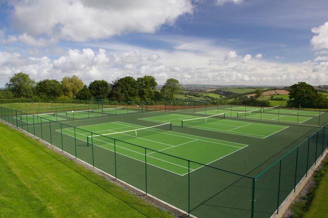 highbullen tennis court