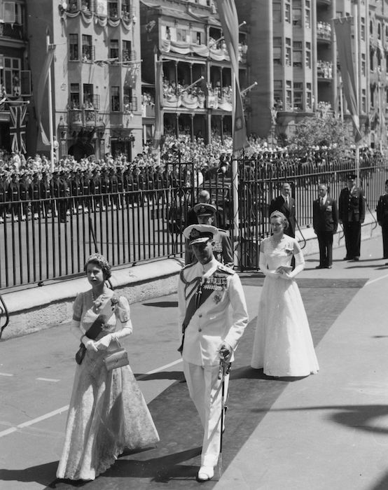the queen brooch 1954