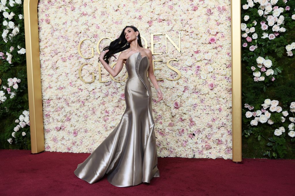 Demi Moore di Golden Globe Awards ke -82, diadakan di Beverly Hilton Hotel di Los Angeles pada 5 Januari 2025. 