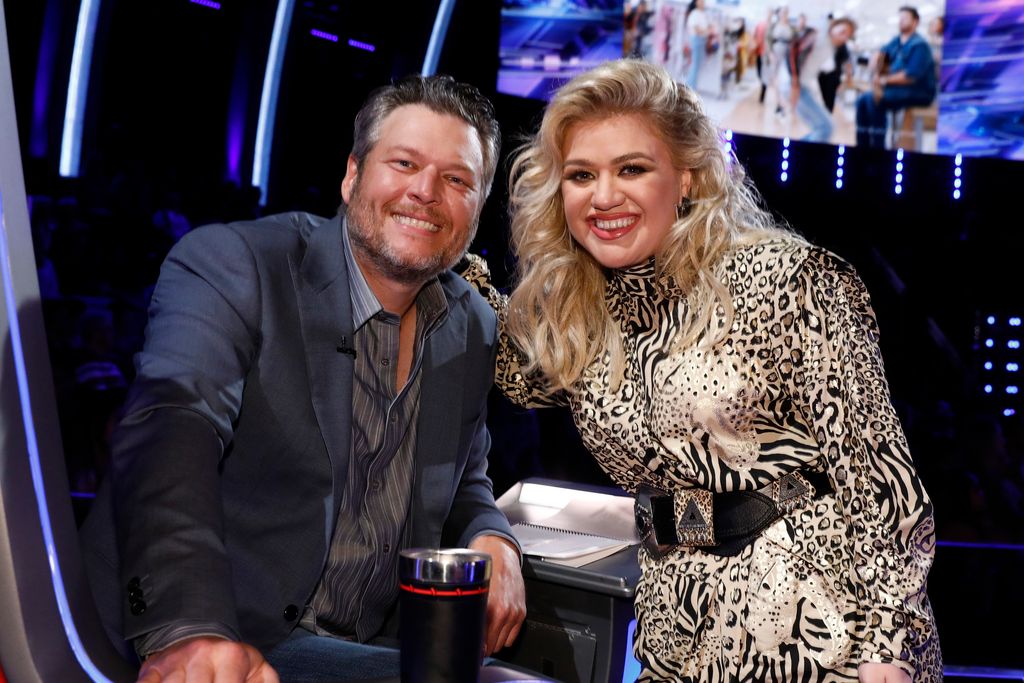 blake shelton and kelly clarkson on the voice