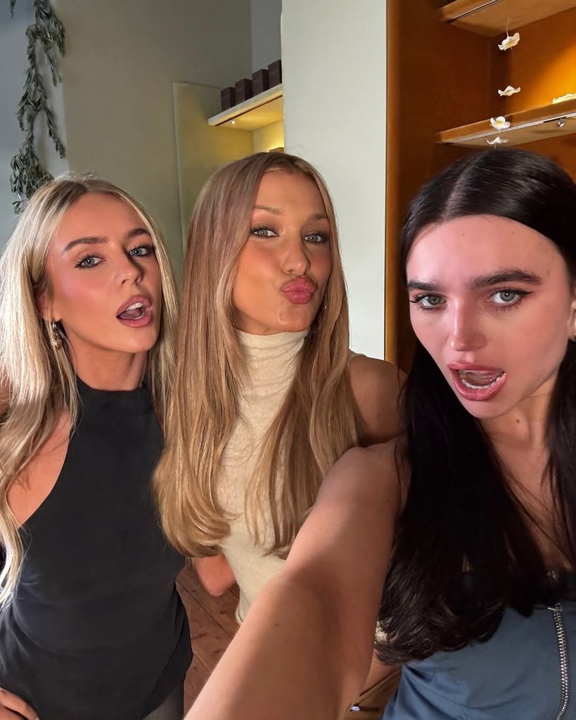 Brook and jess selfie with Bella hadid