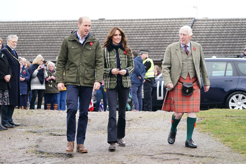 William and Kate arrive at Outfit Moray