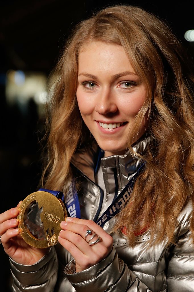 L'olympienne américaine Mikaela Shiffrin visite la Maison des États-Unis dans le village olympique