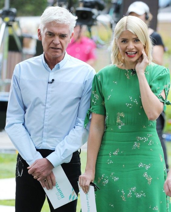 holly willoughby phillip schofield outside