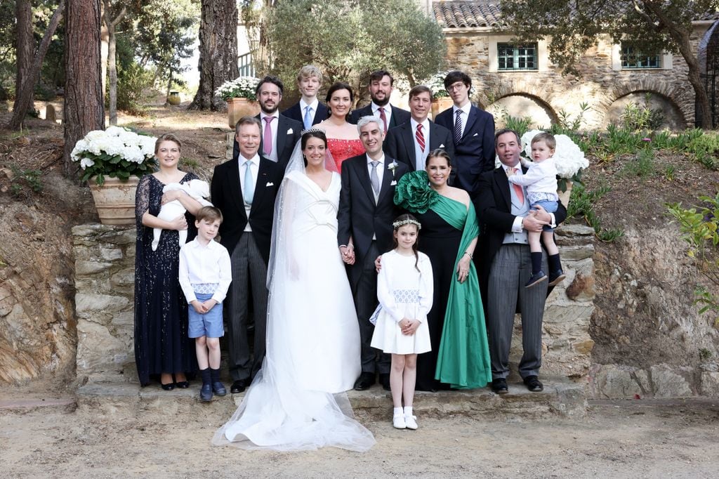 Both families and friends gathered in Bormes-les-Mimosas (France) for the religious wedding of H.R.H. Princess Alexandra and Mr. Nicolas Bagory.