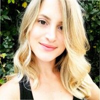 photo of howie mandel's daughter riley