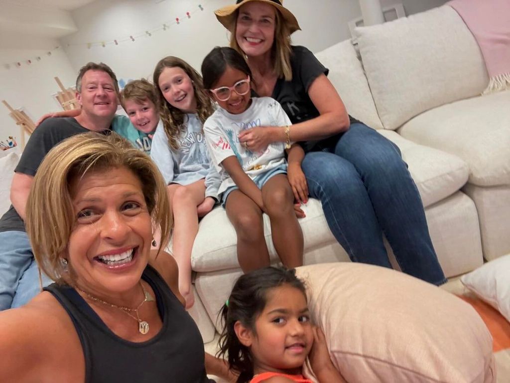 Hoda Kotb revealed that Savannah Guthrie and her family visited her new house - for 30 minutes! 