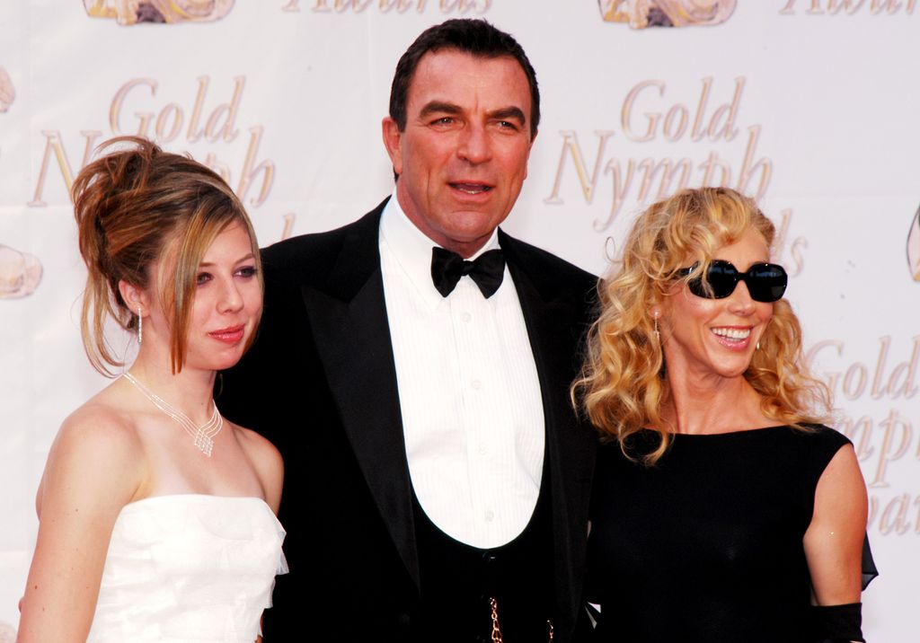 Tom Selleck looks very different without his mustache with wife and daughter