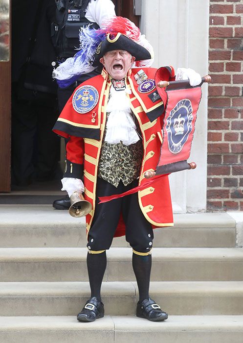 town crier lindo wing