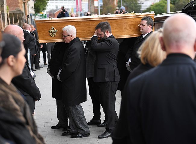 liz dawn coffin arrives at her funeral rex photo